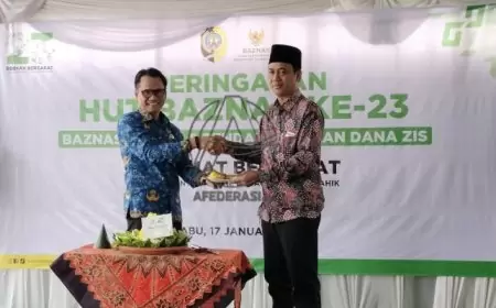 Berbagi Berkah di HUT Baznas Ke-23, Pj Bupati Ajak ASN Tulungagung Sumbangkan Zakat, Infak, dan Sedekah