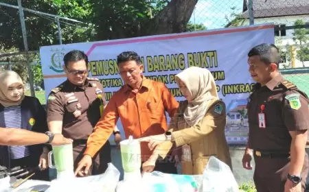Kejari Banyuwangi Musnahkan Barang Bukti dari 27 Perkara Pidana