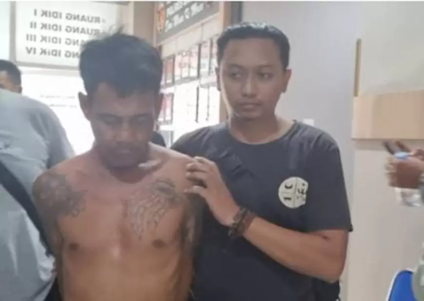 Pembacokan Terhadap Tetangga, Pelaku Ditangkap Sembunyi di Plafon Rumah Kosong