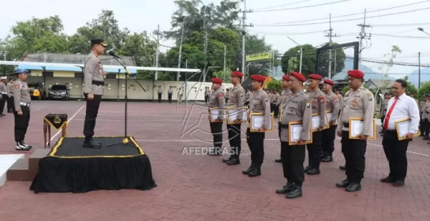 Sukses Ungkap Kasus, Sejumlah Personel Polres Trenggalek Diganjar Penghargaan