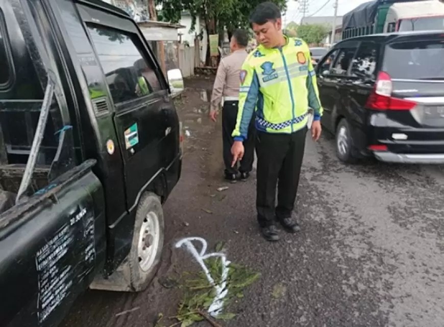 Tukang Tambal Ban Tewas Diseruduk Truk