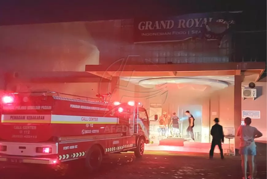 Karaoke 'Restoran' Grand Royal Banyuwangi Dilalap Api