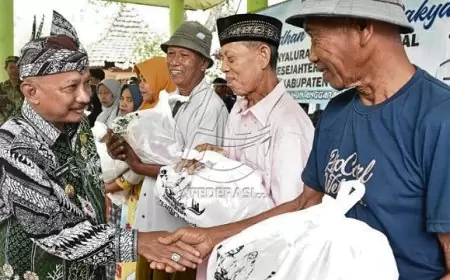 Bupati Karna Suwandi Salurkan Puluhan Ribu Paket Sembako di Bulan Ramadhan