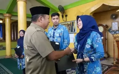 Bagikan SK GTT, PTT, dan Nakes, Pemkab Jember Siapkan Anggaran 100 Miliar Lebih 