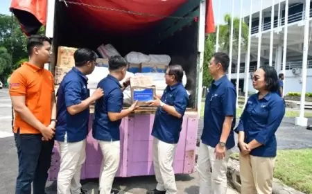 Peduli Korban Gempa, Petrokimia Gresik Bersama Satgas Bencana Nasional BUMN  Kirimkan Bantuan ke Pulau Bawean