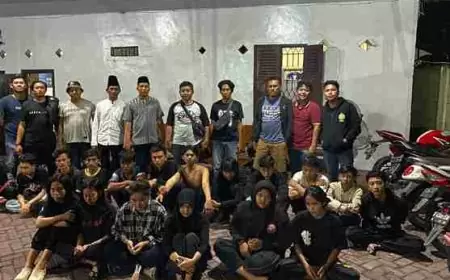 Usai Bagi Takjil, Komunitas Perguruan Silat di Gresik Bentrok, Lempar Batu 1 orang Terluka