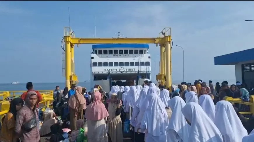 Ratusan Santri Pondok Pesantren Salafiyah Syafi'iyah Sukorejo Mudik Lebih Awal