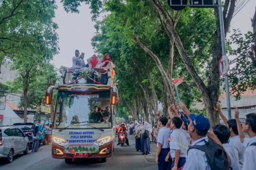 10 Tahun Penantian, Kabupaten Gresik Kembali Boyong Piala Adipura