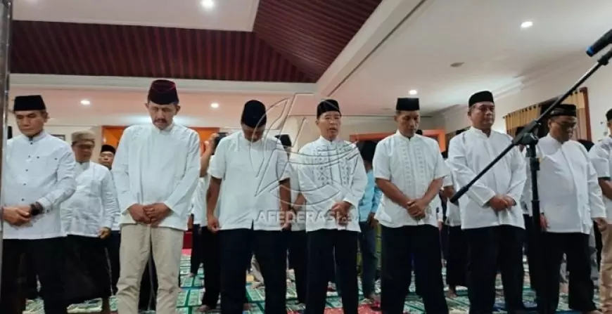 Safari Ramadan, Forkopimda Tulungagung Gelar Salat Berjamaah di Kantor DPRD