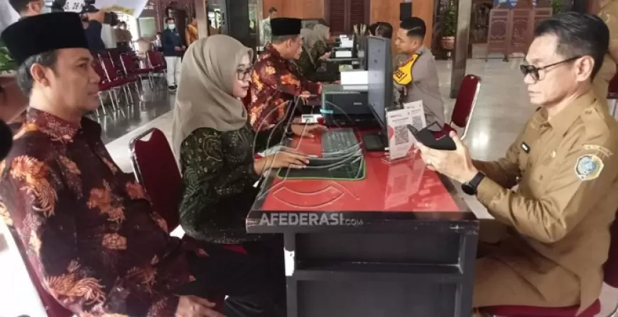 Pj Bupati Tulungagung Dorong ASN untuk Salurkan Zakat Melalui Baznas