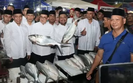 Bandeng Hasil Budidaya Petambak Gresik Berbobot 13,1 Kg Sabet Juara 1