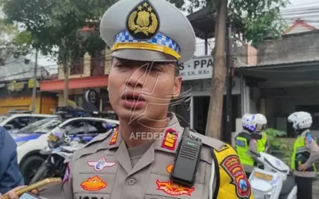 Satlantas Polres Tulungagung Terapkan Sistem One Way untuk Cegah Kemacetan saat Libur Lebaran di Ruas JLS