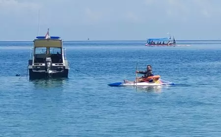 Bapak dan Anak Nyaris Tenggelam ketika Asik Bermain Kano di Wisata Pasir Putih Situbondo