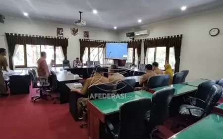 Rapat DPRD Trenggalek Bahas Revisi UU Pilkades Menyambut Pemilihan Serentak 2025