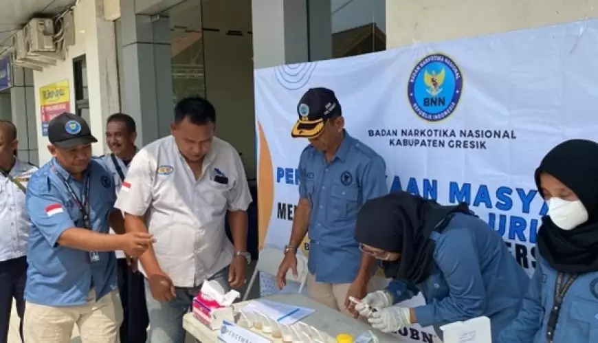 Pastikan Mudik Aman, Puluhan Sopir Bus Angkutan Lebaran Jalani Tes Urine