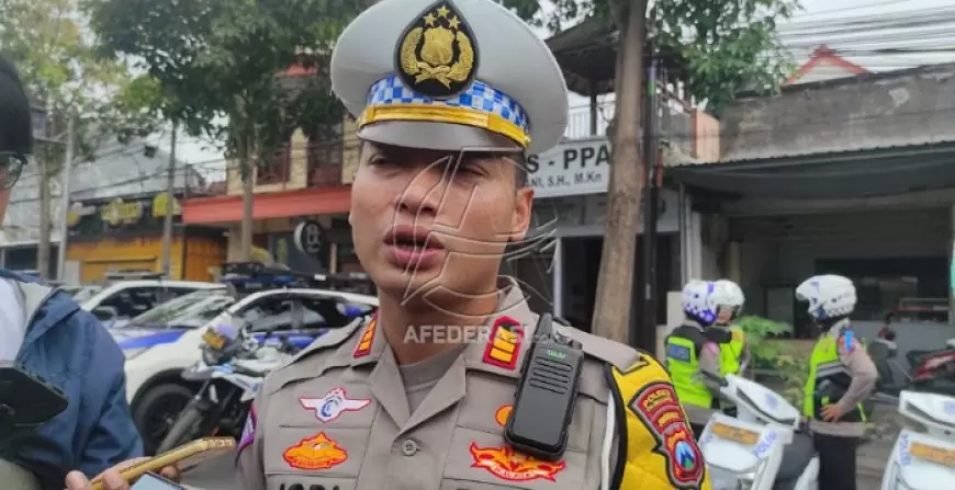 Satlantas Polres Tulungagung Terapkan Sistem One Way untuk Cegah Kemacetan saat Libur Lebaran di Ruas JLS