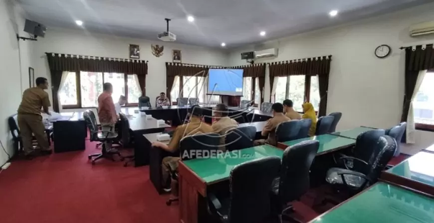 Rapat DPRD Trenggalek Bahas Revisi UU Pilkades Menyambut Pemilihan Serentak 2025