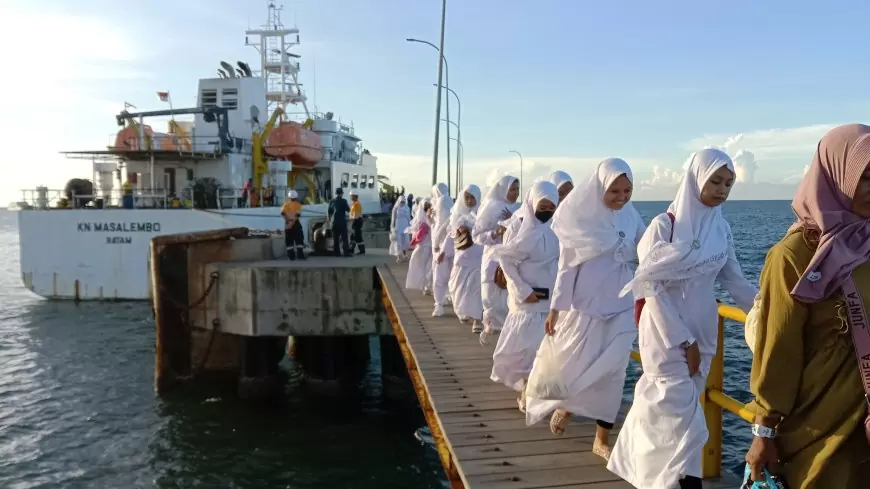 Ratusan Santri Asal Kepulauan Mulai Kembali ke Pondok Pesantren di Situbondo