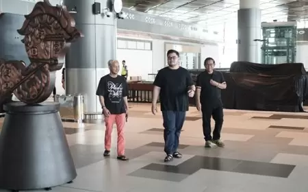 Lebaran ke-2, Mas Dhito Dampingi Menseskab Tinjau Bandara 