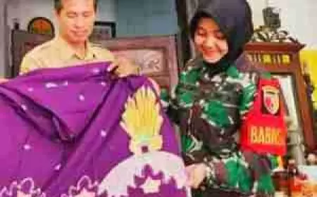 Babinsa Cantik Kodim 0817 Gresik Aktif  Monitoring Dan Bina Perajin Batik Gresik