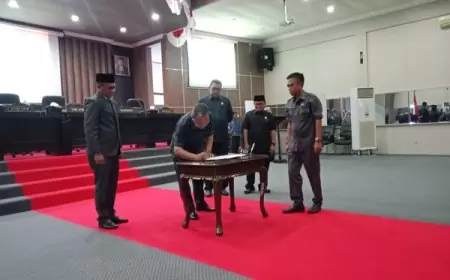 DPRD Bondowoso Tetapkan Raperda Fasilitasi Penyelenggaraan Pesantren