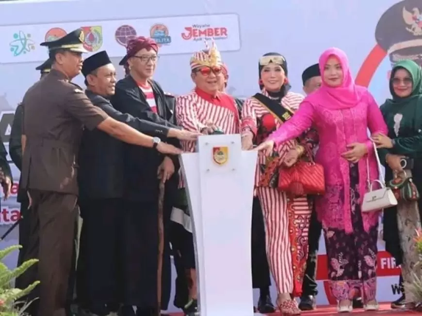 Bupati Hendy Launching Angkutan Sekolah Gratis dan Angkutan Jember Keliling Kota