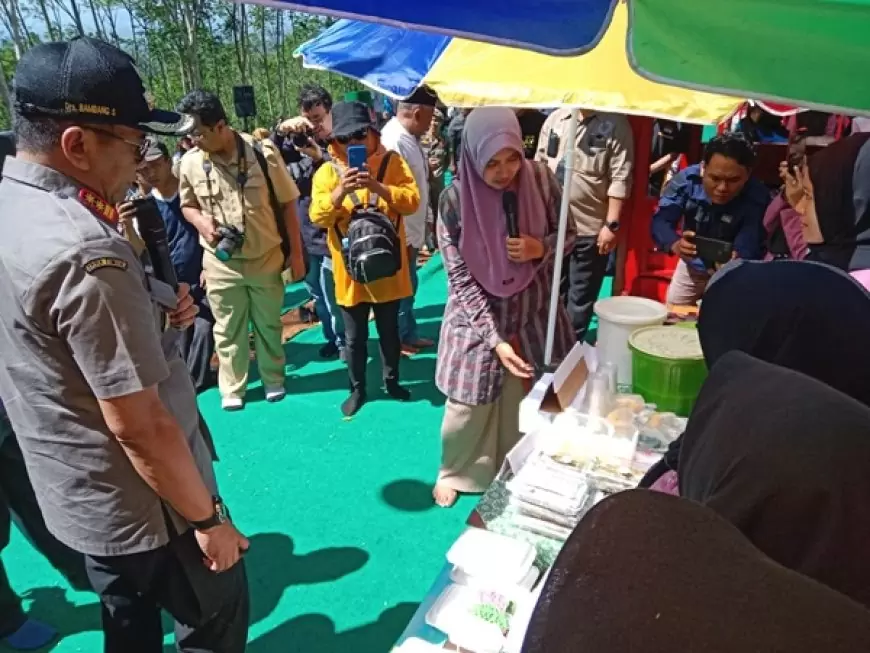 Pj Bupati Bondowoso Dicurhati Petani saat Abeg Rembeg di Binakal, Dijawab dengan Kongkret