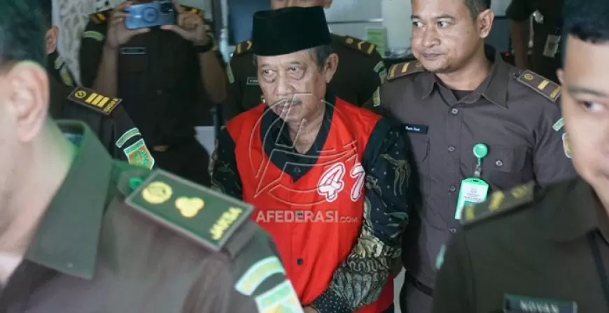 Niat Hati Lunasi Hutang Anak yang Gagal Nyaleg, Kades Rejotangan Meringkuk di Lapas