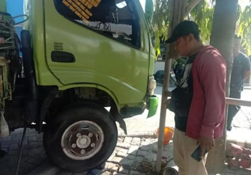 Laka Kerja, Buruh Pabrik di Gresik Tewas Akibat Tergencet Truk