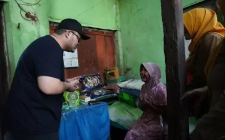 Mas Dhito Bangunkan Rumah Janda yang Hidup Sebatangkara