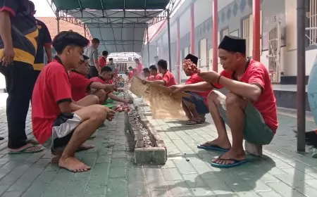 Tradisi Unik "Nyate Bareng" Rutan Situbondo Sepanjang 40 Meter