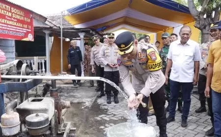 Polres Situbondo Bangun Sumur Bor untuk Warga Desa Tanjung Pecinan