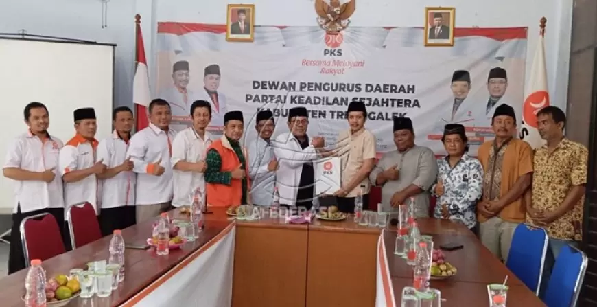Kembalikan Formulir Pendaftaran Bacawabup di PKS dan PAN, Syah Muhamad Optimis Jadi Wakil Petahana