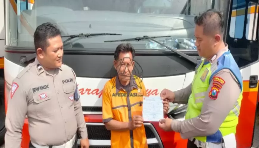 Aksi Ugal-Ugalan Bus Harapan Jaya di Tulungagung, Sopir Diberi Sanksi Tilang dan Skorsing