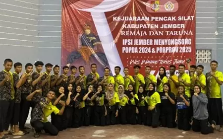 Tanding Antar Perguruan Silat di Kejurkab, PSHT Jember Raih Juara Umum