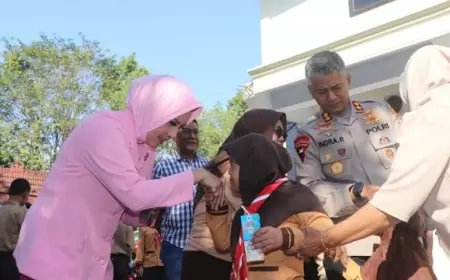 Hari Pertama Menjabat, Kapolres AKBP Indra Berkunjung ke SLB Kemala Bhayangkari 1 Trenggalek