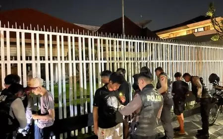 12 Remaja Diamankan Saat Pesta Miras di Pinggir Jalan