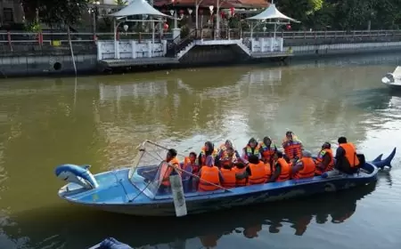 Terminal Petikemas Surabaya Ajak Balita Berwisata Perahu