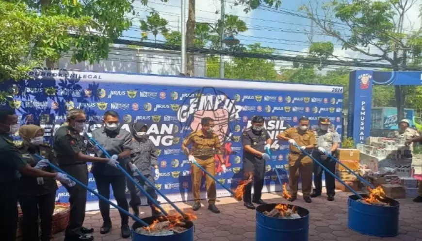 Pemkab Tulungagung dan Bea Cukai Musnahkan 600 ribu rokok Ilegal, Peredaran Online Sulit Terdeteksi