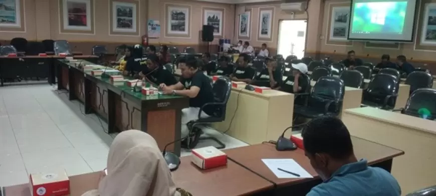 DPRD Lamongan, Putuskan Tower BTS Direlokasi, Warga Acungi Jempol