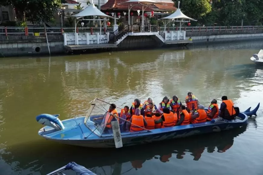 Terminal Petikemas Surabaya Ajak Balita Berwisata Perahu