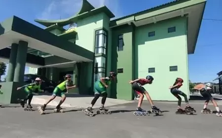 Semangat Atlet Sepatu Roda Gresik Ukir Prestasi Meski Latihan di Markas Kodim