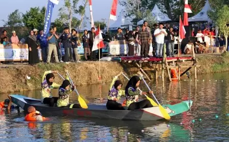 Balap Perahu Tradisional Desa Gredek, 32 Tim perebutkan Piala Bupati Gresik