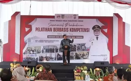Siapkan SDM Pekerja yang Unggul, Mas Dhito Berikan Pelatihan Berbasis Kompetensi Pada Warganya