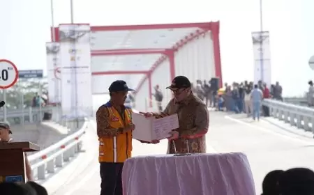 Resmi Dibuka, Mas Dhito Ajak Masyarakat Rawat Jembatan Jongbiru