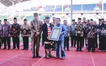 Kabupaten Jember Raih Penghargaan MURI untuk Peserta Upacara dengan Hasduk Terbanyak