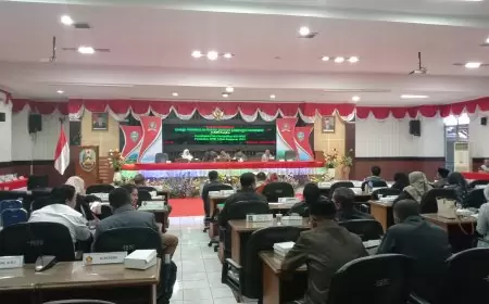 DPRD Situbondo Setujui KUA PPAS Raperda PAPBD 2024, Anggaran Sosialisasi Ekonomi dan Pembangunan Dipangkas