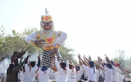 Keseruan  Arak-arakan Ogoh-ogoh Parade Karnaval Nusantara  Desa Lasem Gresik 