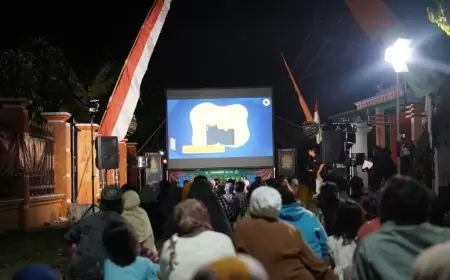 Dihadiri Ratusan Penonton, Komunitas Film Sinemoto Tulungagung Sukses Buka Rangkaian Nonton Bareng di Desa Samir