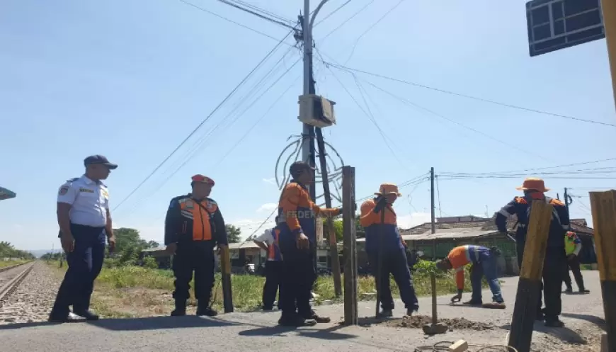 Pasca Kecelakaan Maut, PT KAI Tutup Akses Perlintasan JPL 243 untuk Kendaraan Roda Empat